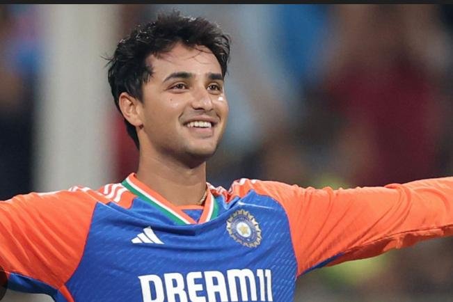 గేల్ కంటే అభిషేక్ శర్మ డేంజరస్ బ్యాటర్